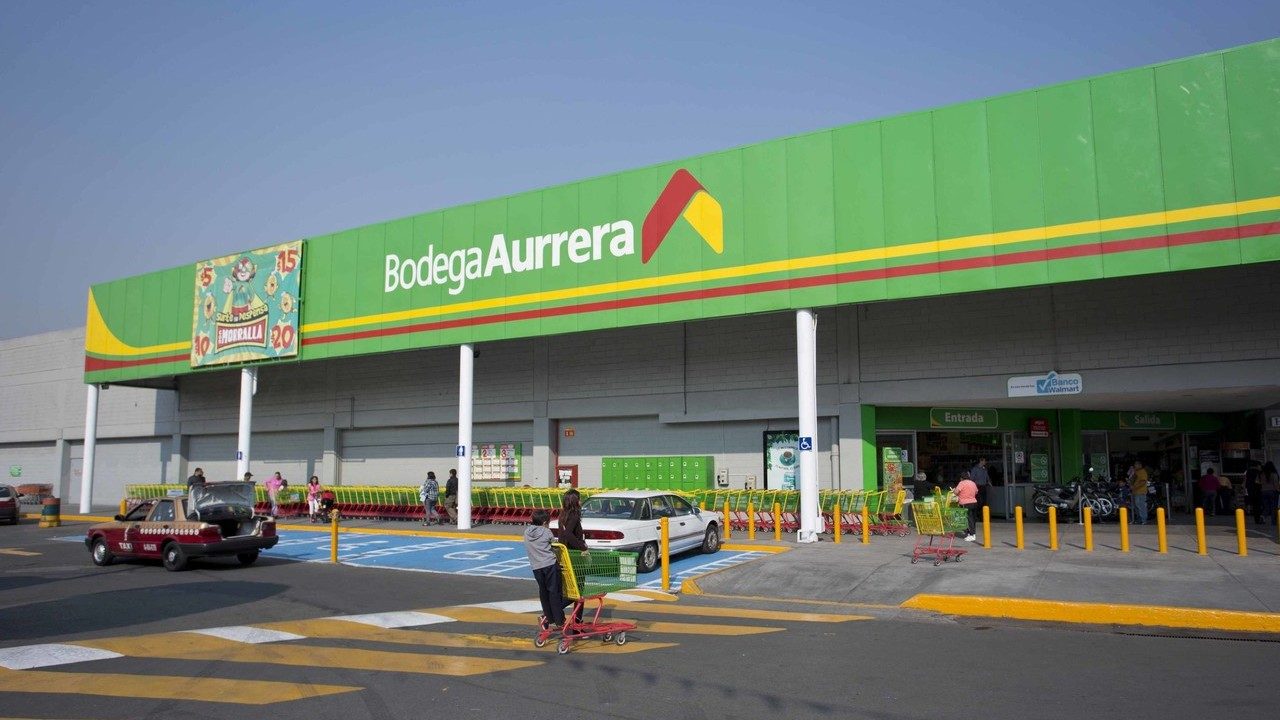 What is the use of the WhatsApp automatic number screening assistant